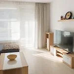 4-quiet - 8 Min From The Center New Building *