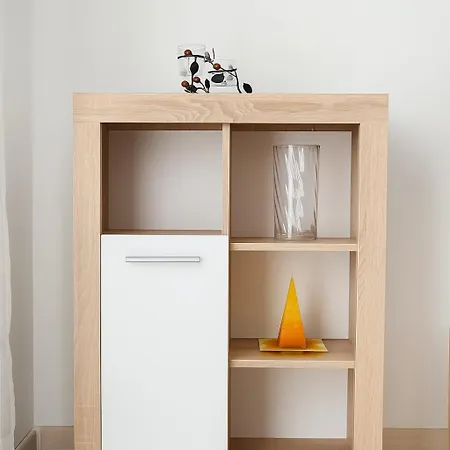 아파트 4-quiet - 8 Min From The Center New Building