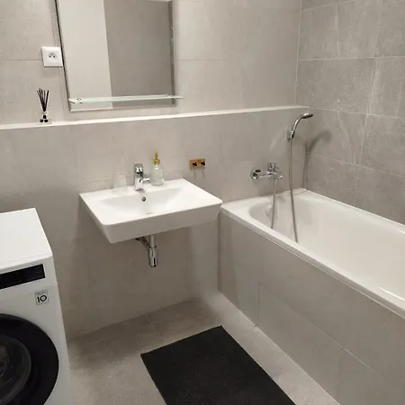 4-quiet - 8 Min From The Center New Building Košice