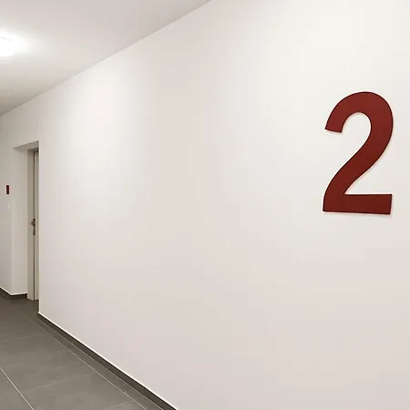 4-quiet - 8 Min From The Center New Building 科希策