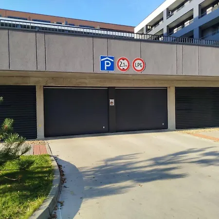公寓 4-quiet - 8 Min From The Center New Building