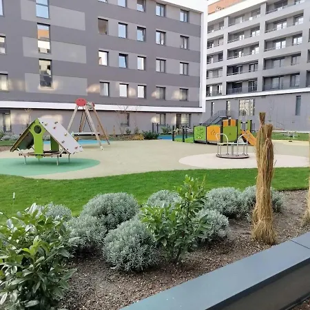 公寓 4-quiet - 8 Min From The Center New Building
