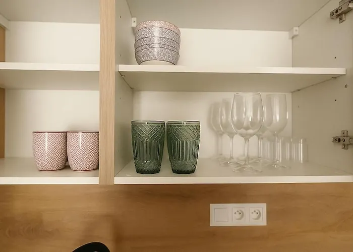 아파트 4-quiet - 8 Min From The Center New Building 코시체