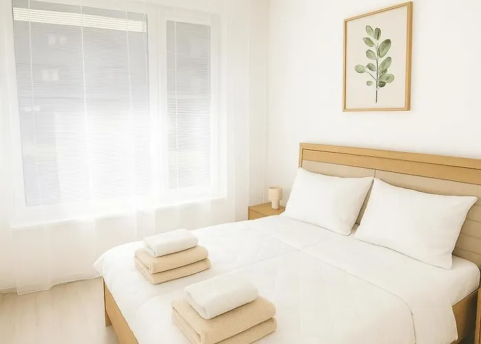 4-quiet - 8 Min From The Center New Building