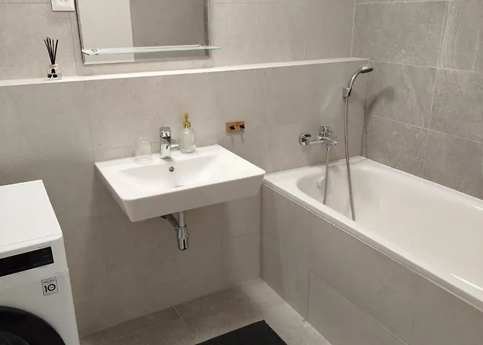 4-quiet - 8 Min From The Center New Building 코시체