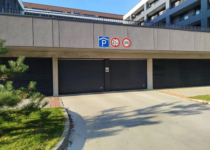 아파트 4-quiet - 8 Min From The Center New Building